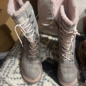 grey ish color size 8